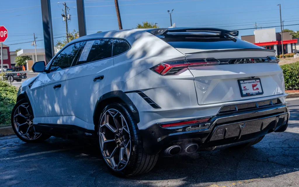 Lamborghini URUS photo 25