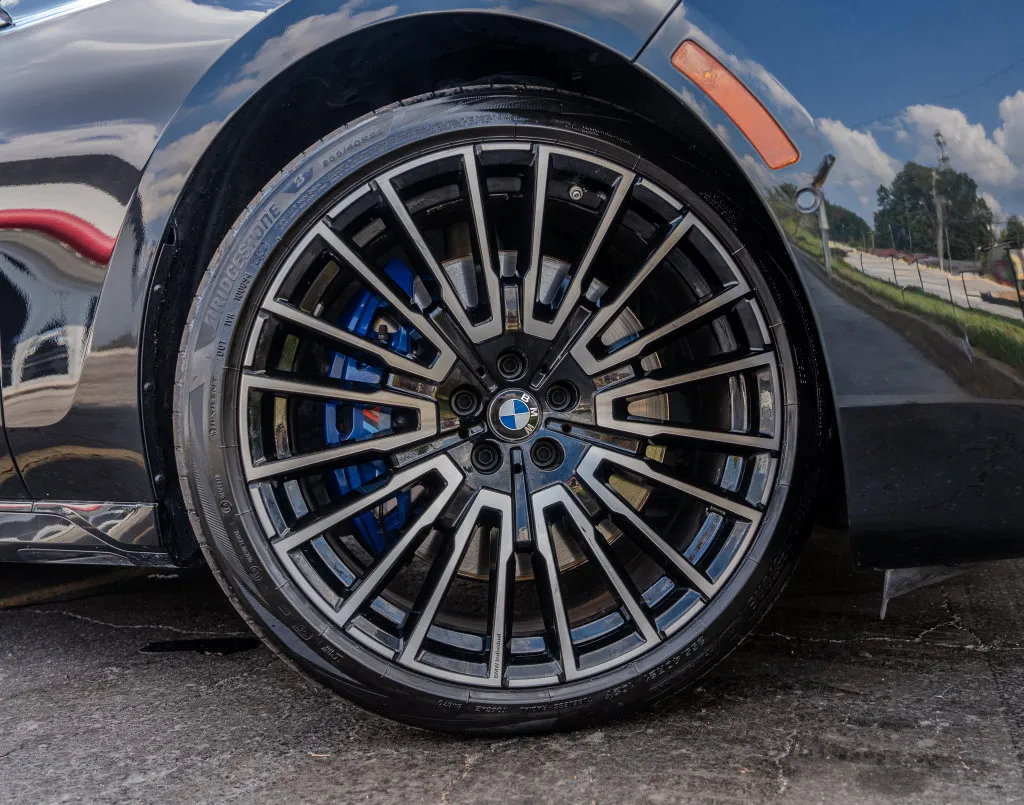 BMW 7 Series photo 34
