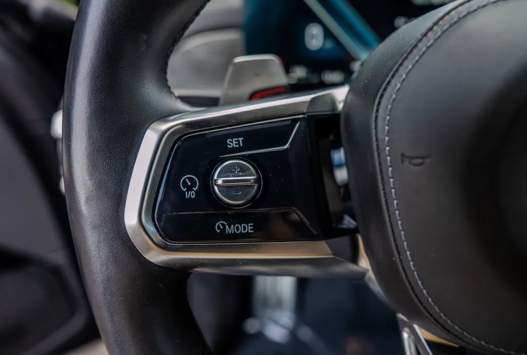 BMW 7 Series photo 6