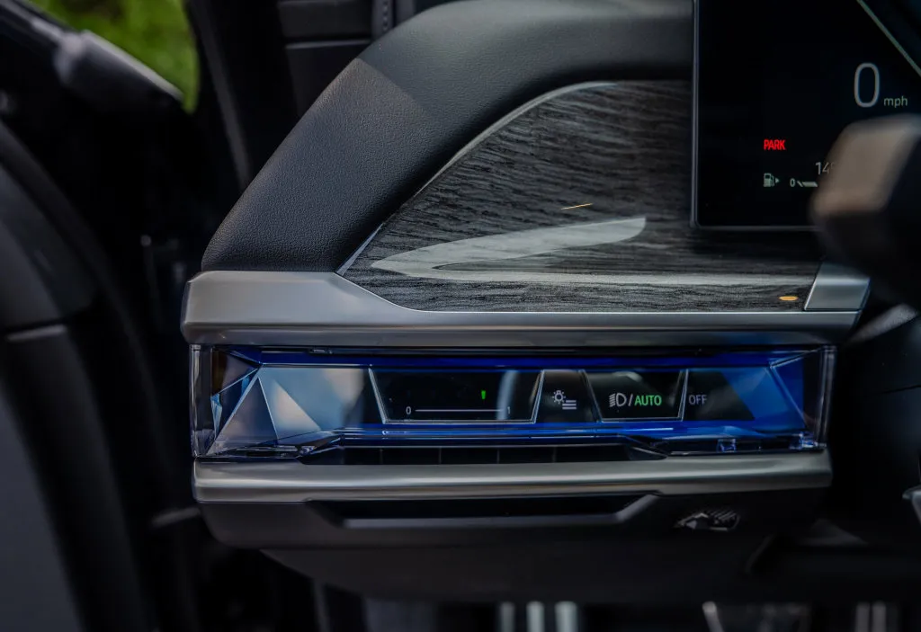 BMW 7 Series photo 8