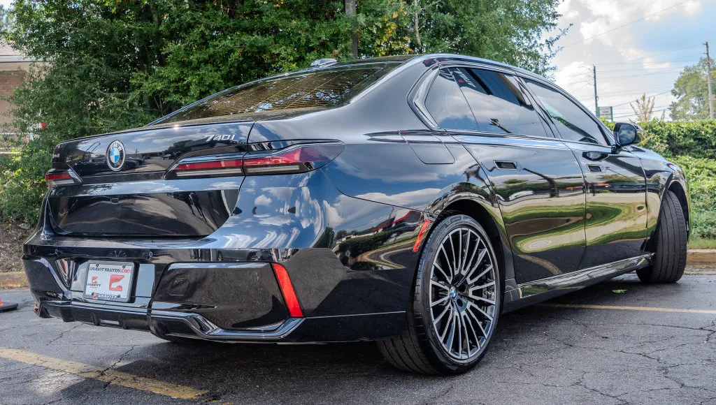 BMW 7 Series photo 32