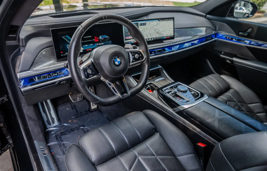 BMW 7 Series photo 4