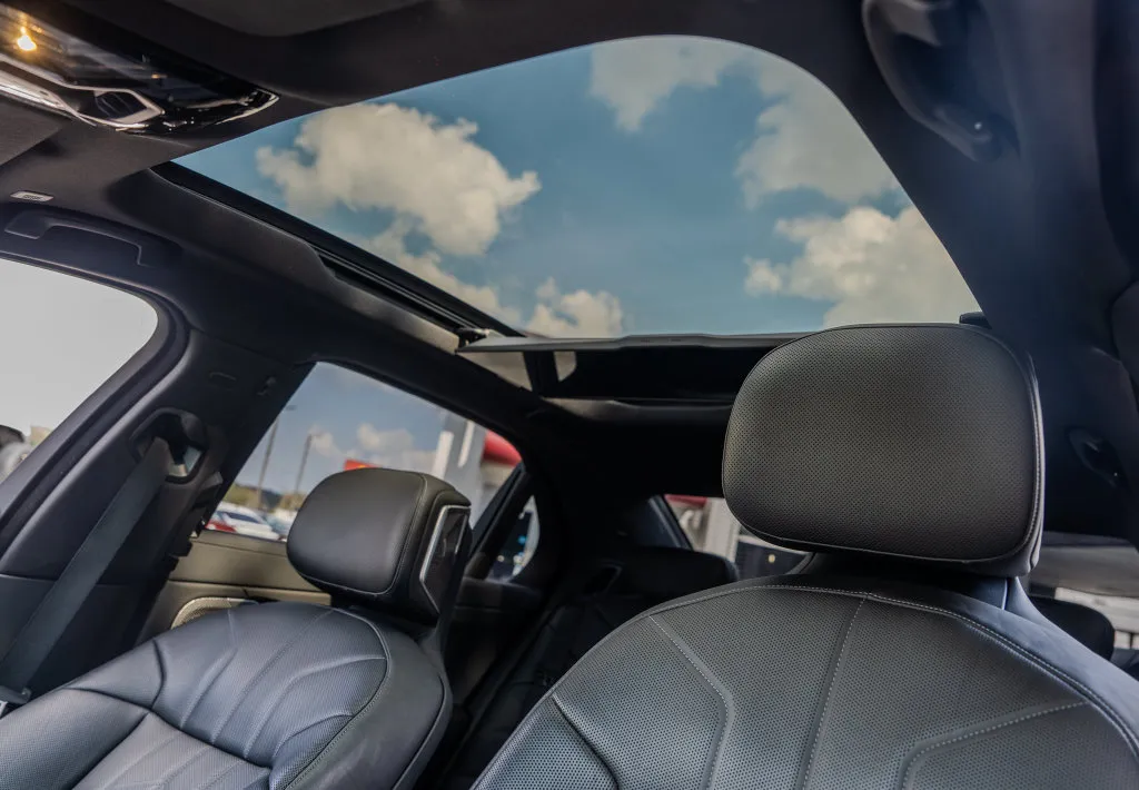 BMW 7 Series photo 17
