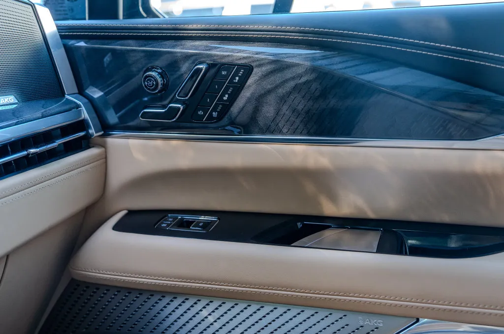 Cadillac Escalade IQ photo 14