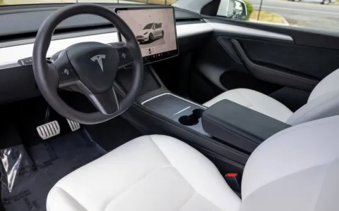 More photos of 2024 Tesla Model Y Performance at Gravity Autos Atlanta, GA