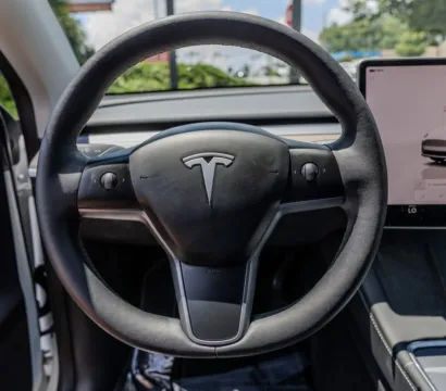 More photos of 2023 Tesla Model Y Long Range at Gravity Autos Atlanta, GA
