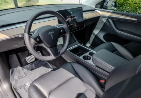 More photos of 2022 Tesla Model Y Performance at Gravity Autos Atlanta, GA