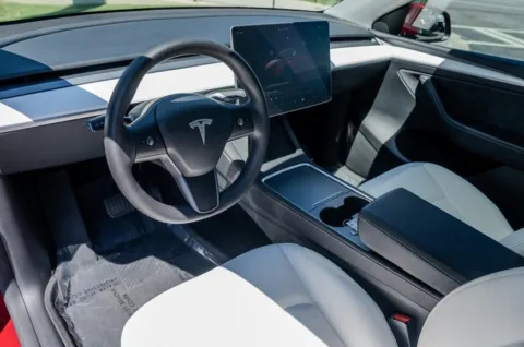 More photos of 2024 Tesla Model Y Long Range at Gravity Autos Atlanta, GA