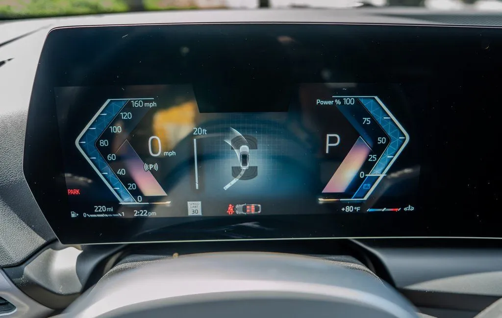 2025 BMW 2 Series 228 - Photo 9