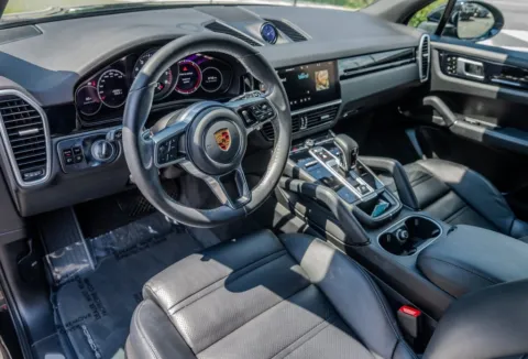 More photos of 2021 Porsche Cayenne at Gravity Autos Atlanta, GA