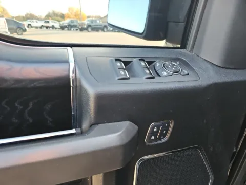 More photos of 2018 Ford F-150 Platinum at Lakeway Auto Sales, TN