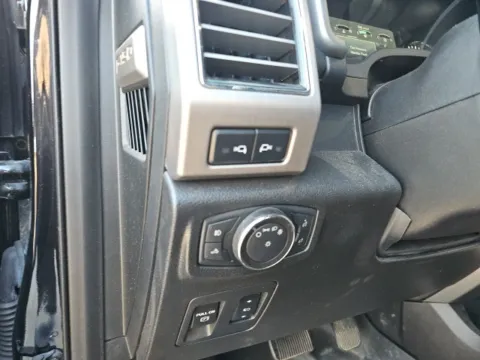 More photos of 2018 Ford F-150 Platinum at Lakeway Auto Sales, TN