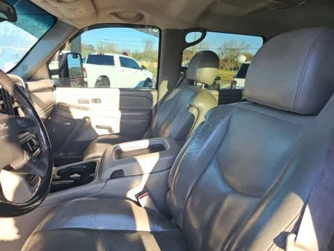 Photos of 2005 GMC Sierra 3500 SLT for sale in Morristown, TN at Lakeway Auto Sales