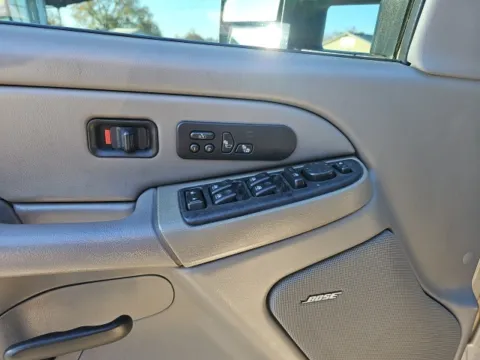 More photos of 2005 GMC Sierra 3500 SLT at Lakeway Auto Sales, TN