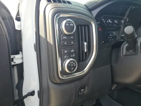 More photos of 2021 GMC Sierra 1500 SLT at Lakeway Auto Sales, TN
