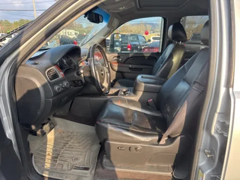 More photos of 2013 GMC Sierra 2500HD SLT at Lakeway Auto Sales, TN