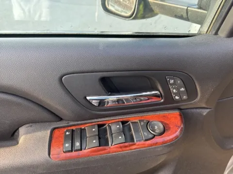 More photos of 2013 GMC Sierra 2500HD SLT at Lakeway Auto Sales, TN