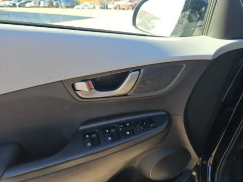 More photos of 2018 Hyundai Kona Limited at Lakeway Auto Sales, TN