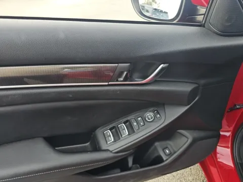 More photos of 2019 Honda Accord Sport at Lakeway Auto Sales, TN