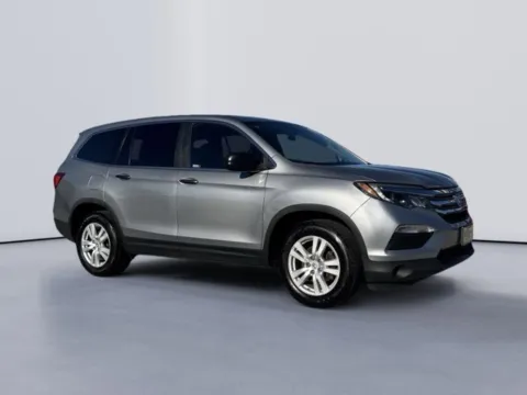 More photos of 2018 Honda Pilot LX at Lakeway Auto Sales, TN