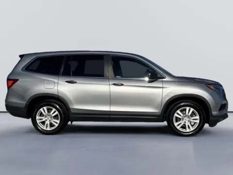 More photos of 2018 Honda Pilot LX at Lakeway Auto Sales, TN