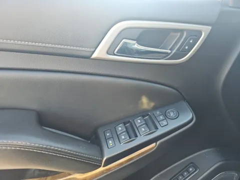 More photos of 2017 GMC Yukon Denali at Lakeway Auto Sales, TN