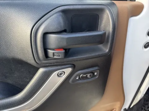 More photos of 2013 Jeep Wrangler Unlimited Sahara at Lakeway Auto Sales, TN