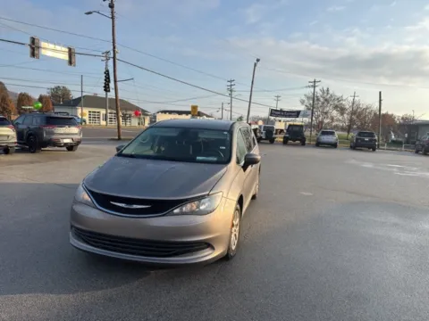 Photos of 2017 Chrysler Pacifica Touring for sale in Morristown, TN at Lakeway Auto Sales