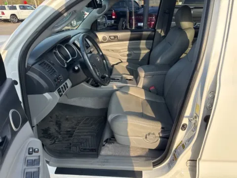More photos of 2010 Toyota Tacoma at Lakeway Auto Sales, TN