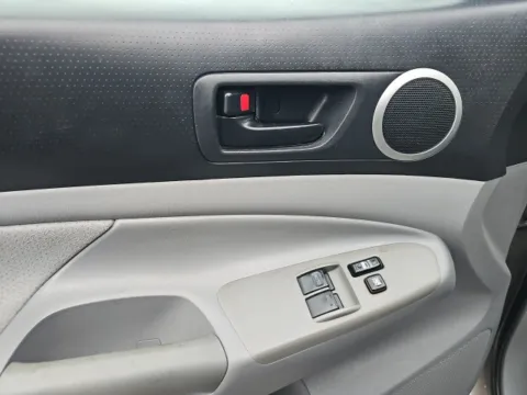 More photos of 2010 Toyota Tacoma at Lakeway Auto Sales, TN