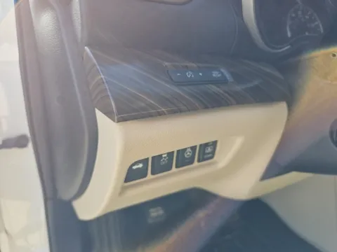 More photos of 2017 Nissan Maxima Platinum at Lakeway Auto Sales, TN