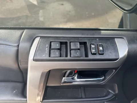 More photos of 2019 Toyota 4Runner Limited at Lakeway Auto Sales, TN