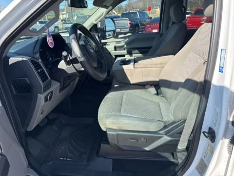 More photos of 2019 Ford F-150 XLT at Lakeway Auto Sales, TN