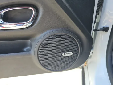 More photos of 2014 Chevrolet Camaro SS at Lakeway Auto Sales, TN