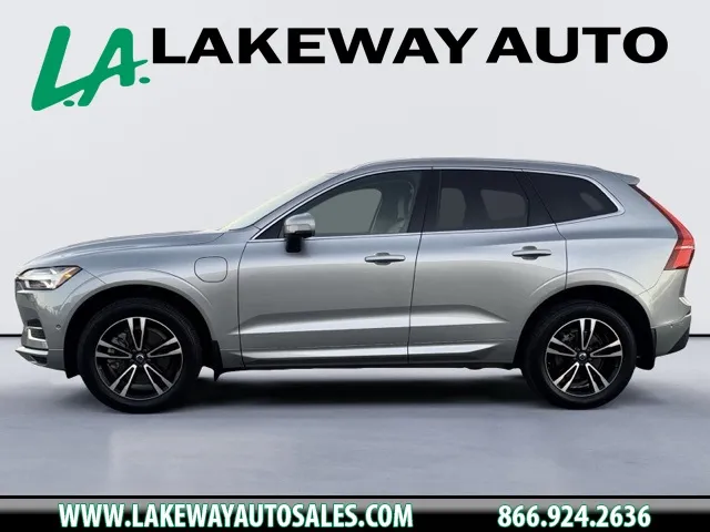 2018 Volvo XC60 Momentum's photo