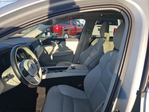 Photos of 2018 Volvo XC60 Hybrid T8 Momentum for sale in Morristown, TN at Lakeway Auto Sales