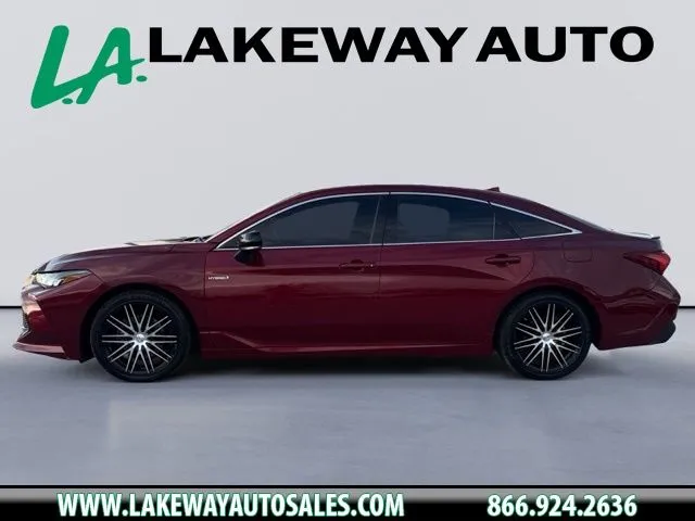 Red 2019 Toyota Avalon Hybrid XSE for sale in Morristown, TN