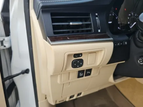 More photos of 2013 Lexus ES 350 at Lakeway Auto Sales, TN