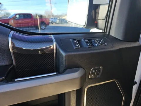 More photos of 2018 Ford F-150 Raptor at Lakeway Auto Sales, TN