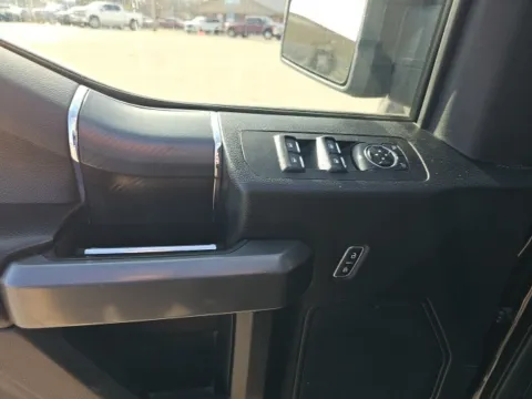 More photos of 2019 Ford F-150 XLT at Lakeway Auto Sales, TN