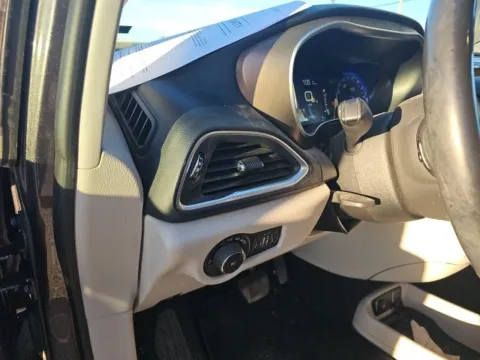 More photos of 2017 Chrysler Pacifica Touring L Plus at Lakeway Auto Sales, TN