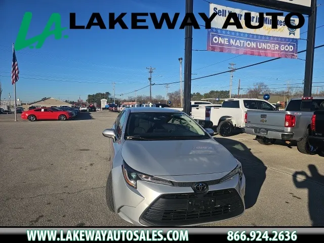 2023 Toyota Corolla LE's photo