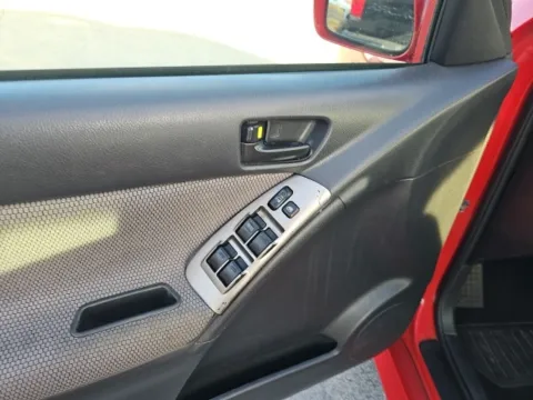 More photos of 2006 Pontiac Vibe at Lakeway Auto Sales, TN