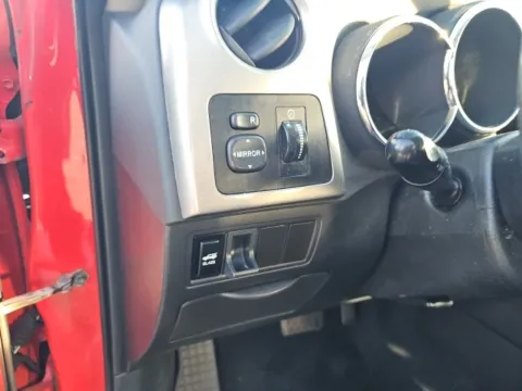 More photos of 2006 Pontiac Vibe at Lakeway Auto Sales, TN