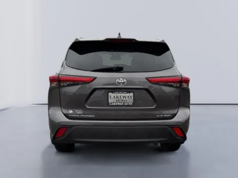 More photos of 2021 Toyota Highlander XLE at Lakeway Auto Sales, TN