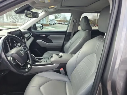 Another view of 2021 Toyota Highlander XLE for sale in Morristown, TN at Lakeway Auto Sales