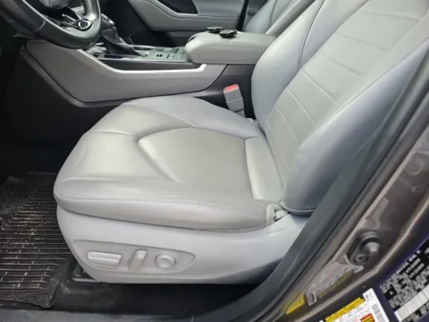 More photos of 2021 Toyota Highlander XLE at Lakeway Auto Sales, TN