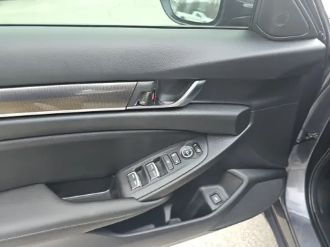 More photos of 2020 Honda Accord Sport at Lakeway Auto Sales, TN