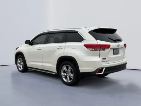 More photos of 2019 Toyota Highlander Limited at Lakeway Auto Sales, TN