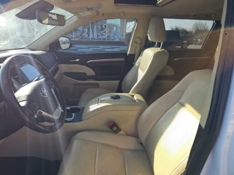 Another view of 2019 Toyota Highlander Limited for sale in Morristown, TN at Lakeway Auto Sales